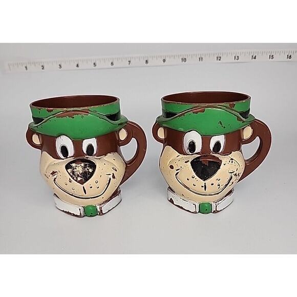 YOGI BEAR Vintage 1961 Cup/Mug Plastic Hanna Barbera F&F Mold Die Works Lot of 2 - Picture 1 of 6